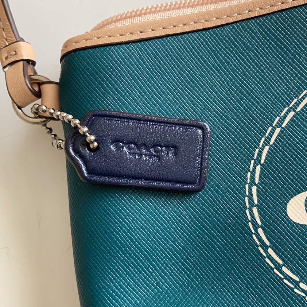 Coach wristlet teal with signature logo graphics NWOT - Picture 4 of 8